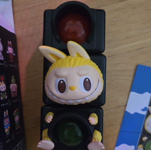 Popmart Almost Hidden Labubu Traffic Light - Picture 2 of 4